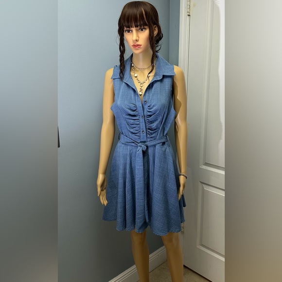 CBR blue button up dress NWT size L but runs really small (more like a M) - Picture 4 of 7